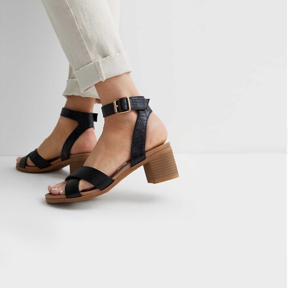 Social Standard Savannah Strappy Ankle Leather Block Heel Sandal - Picture 2 of 10